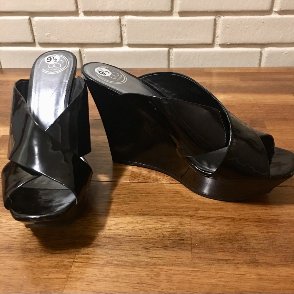 Jessica Simpson Black Patent Platform Wedges 9.5